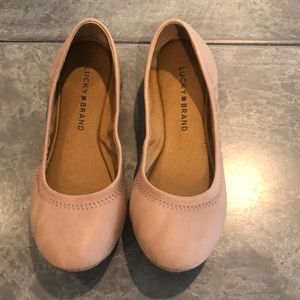 Lucky brand nude flats